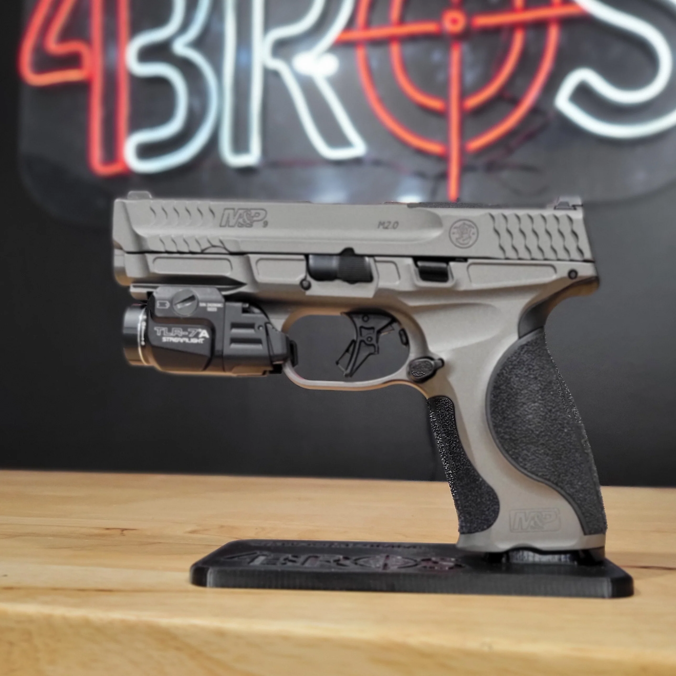 4Bros Smith & Wesson M&P 9MM Pistol Stand