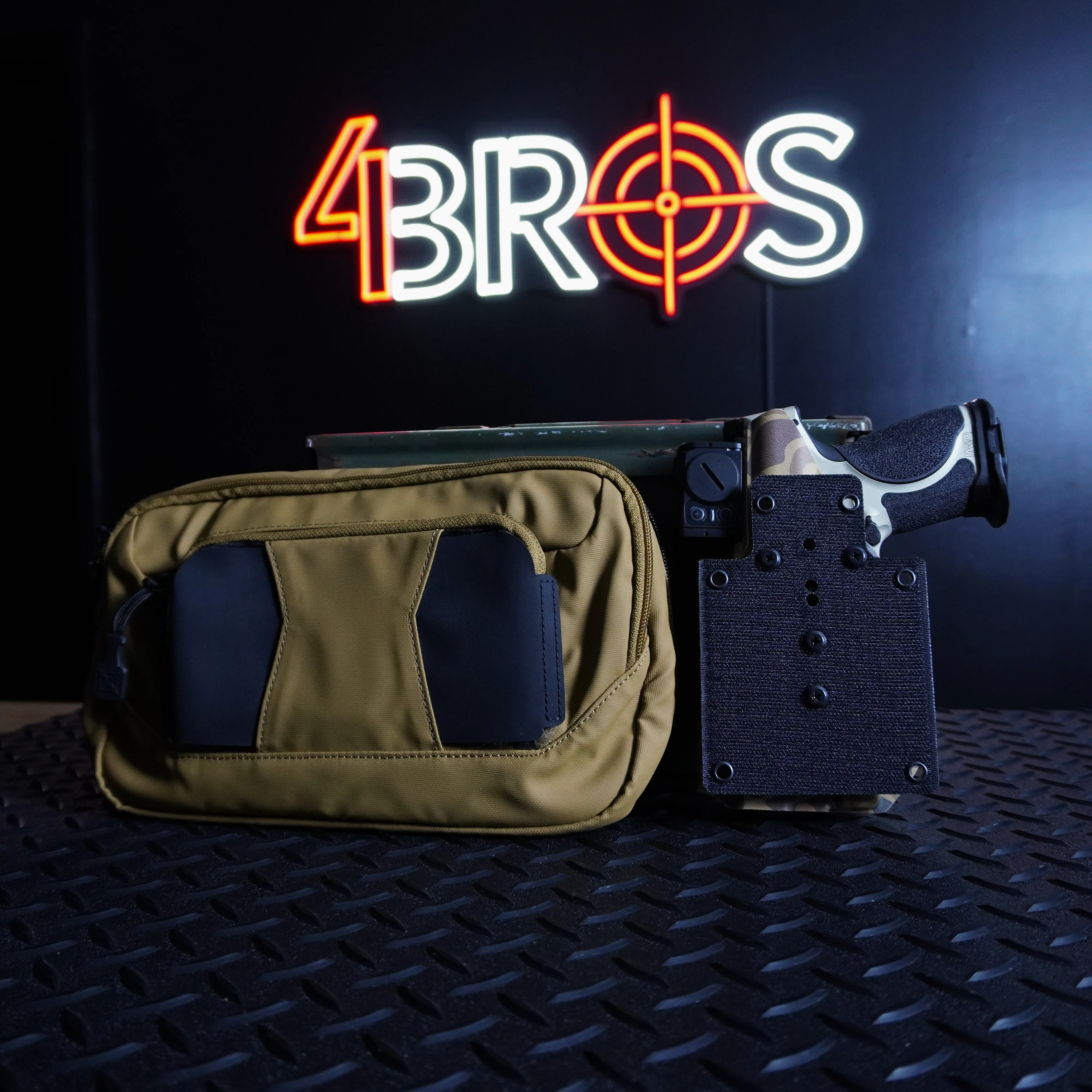 4BROS Hook & Loop Holster Mount for Backpacks & Sling Bags - Image 13