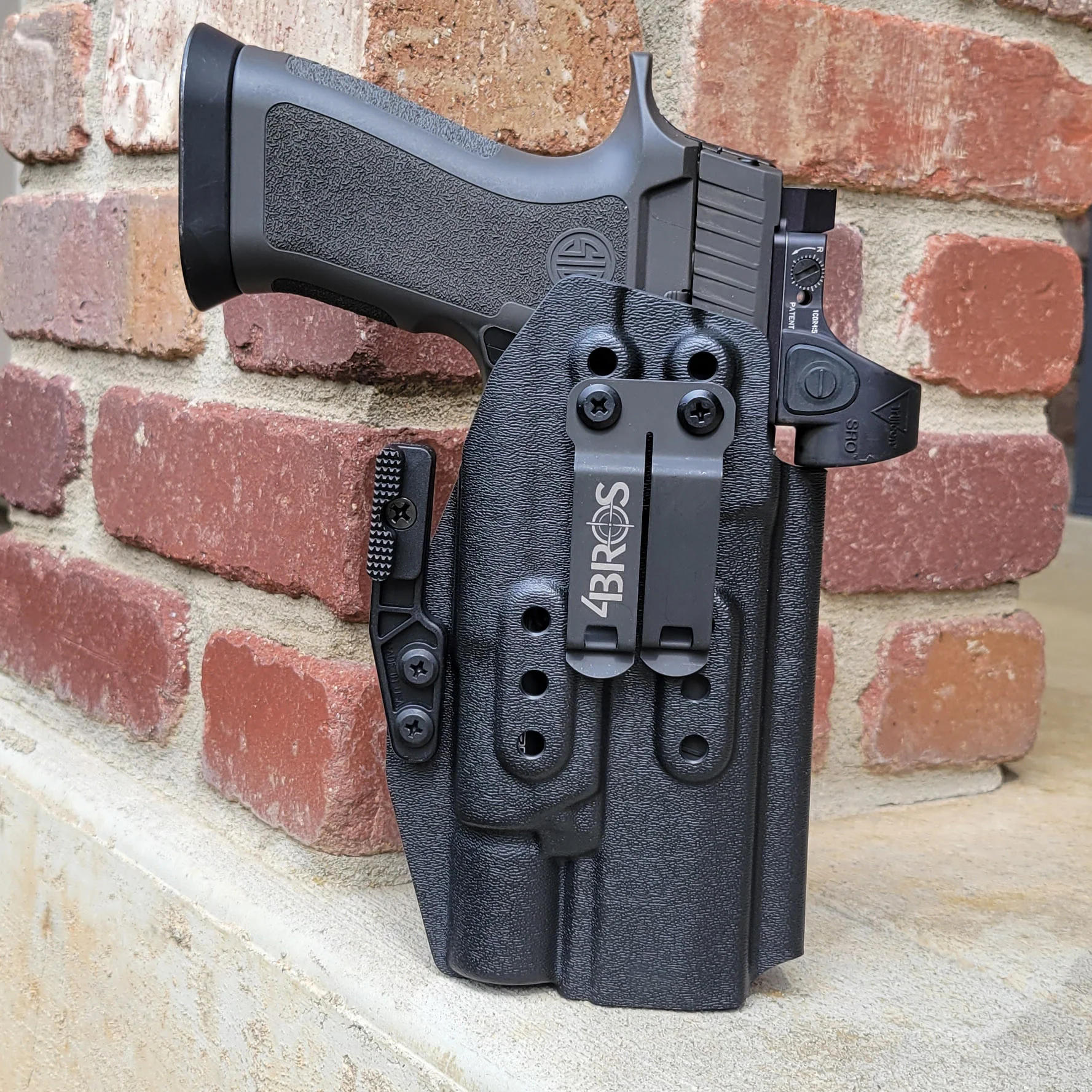 Sig Sauer P320 with X300 IWB Holster - Image 3